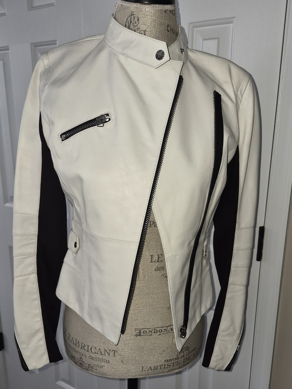 Kenneth Cole EUC REAL LEATHER ASYMETRIC ZIP FRINT BADAZZ STRUCTURED JACKET